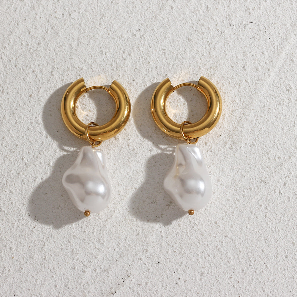 Title: Water Drop Earrings